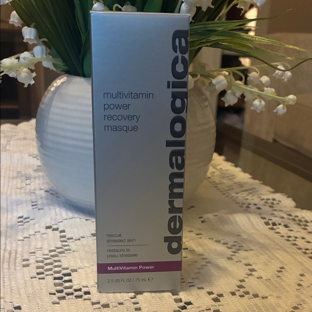 dermalogica Multivitamin Power Recovery Masque - Silver and Purple